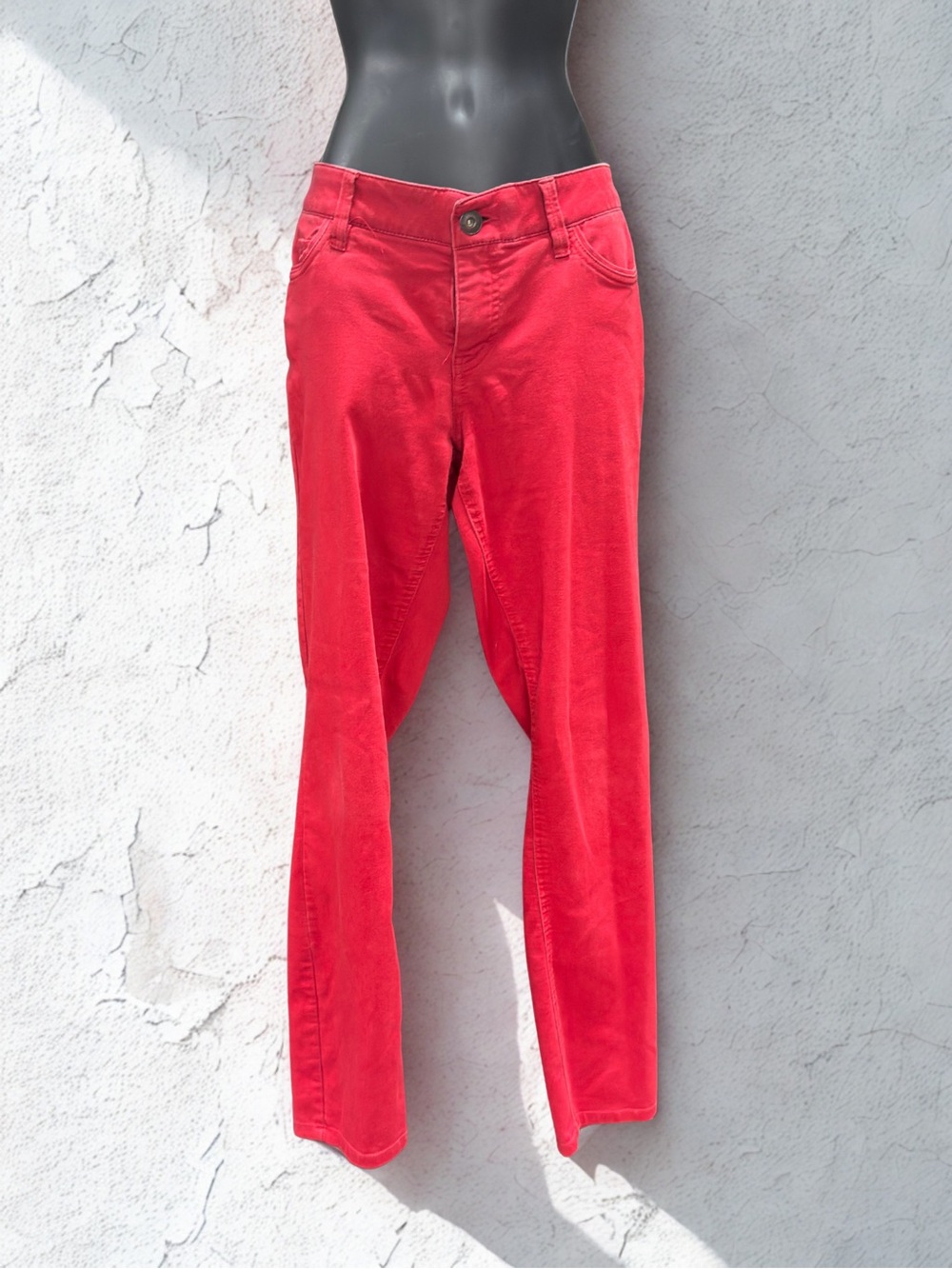 Straight Leg Women's Jeans in True Red